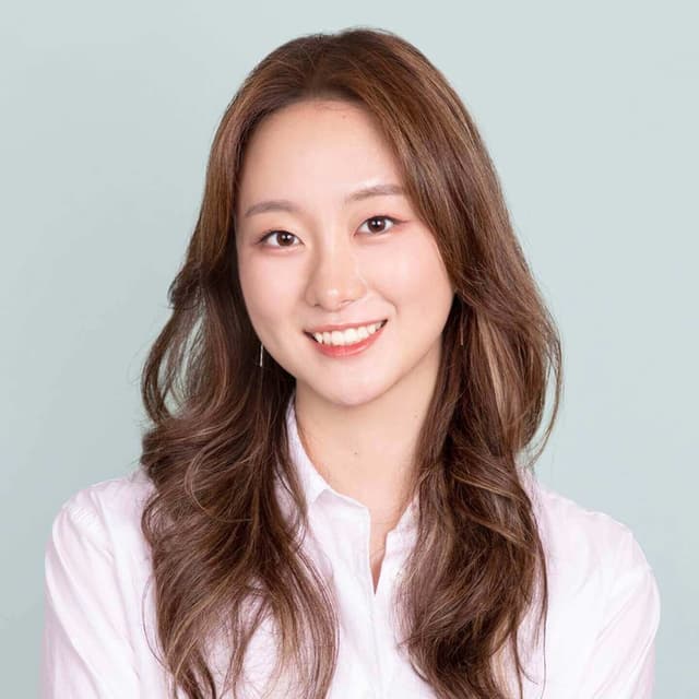 Angela Son image